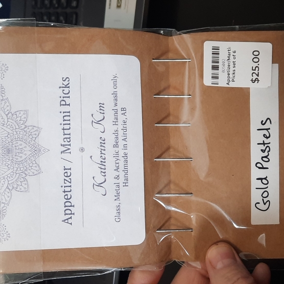 Appetizer pics🍢🍸🍡hand beaded. Goldtone Pastels - Picture 3 of 3